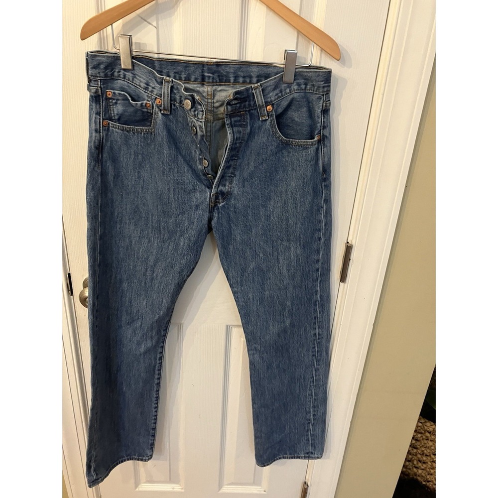 LEVI'S MEN'S 501 ORIGINAL CLASSIC FIT  Blue Medium Wash Jeans 35x30 Button Fly